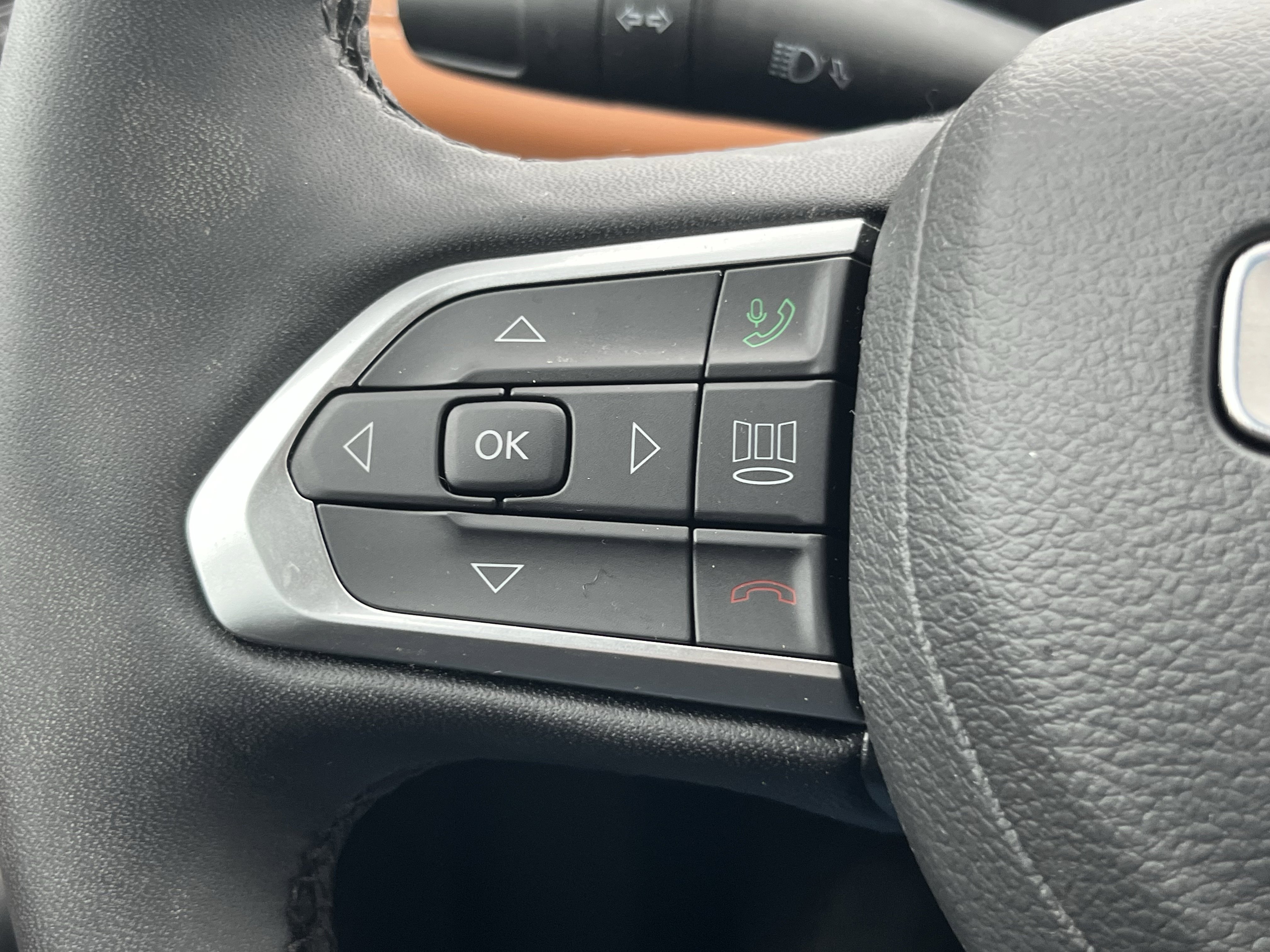 Used 2023 Jeep Compass Limited image 23