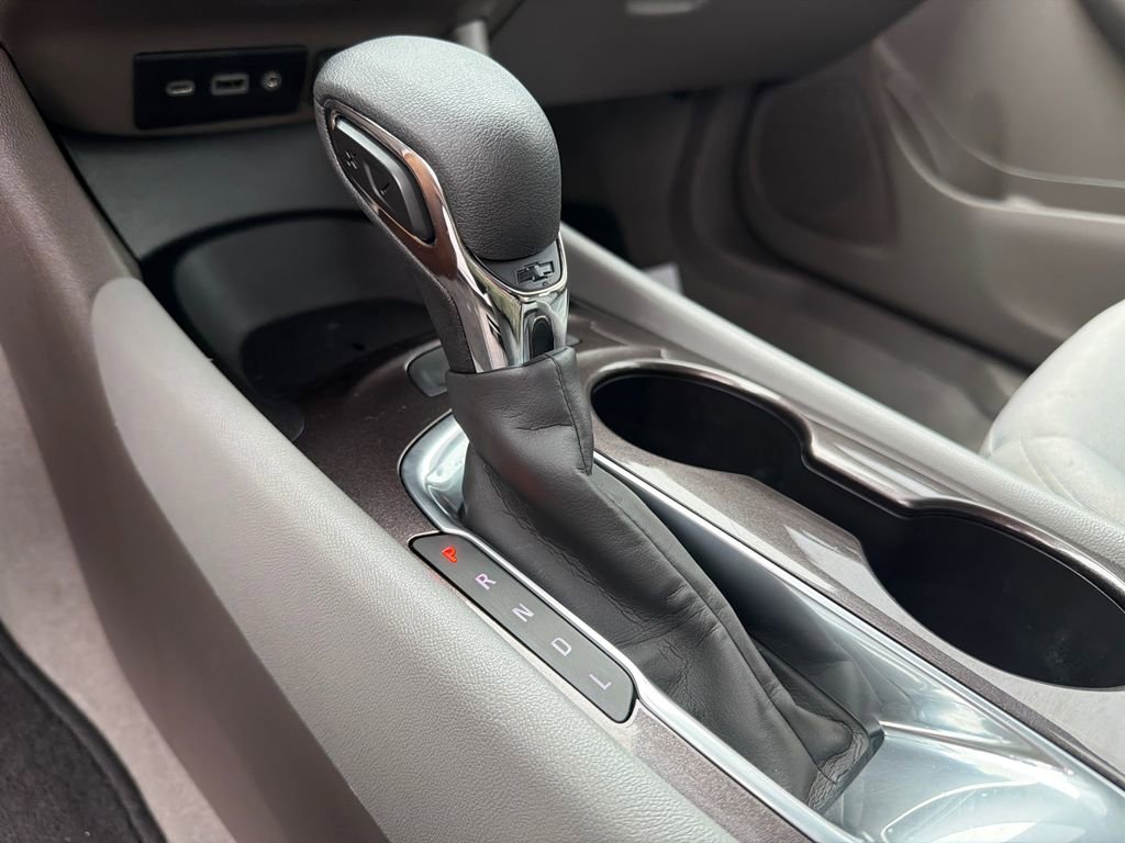 Used 2022 Chevrolet Malibu LS FWD image 30
