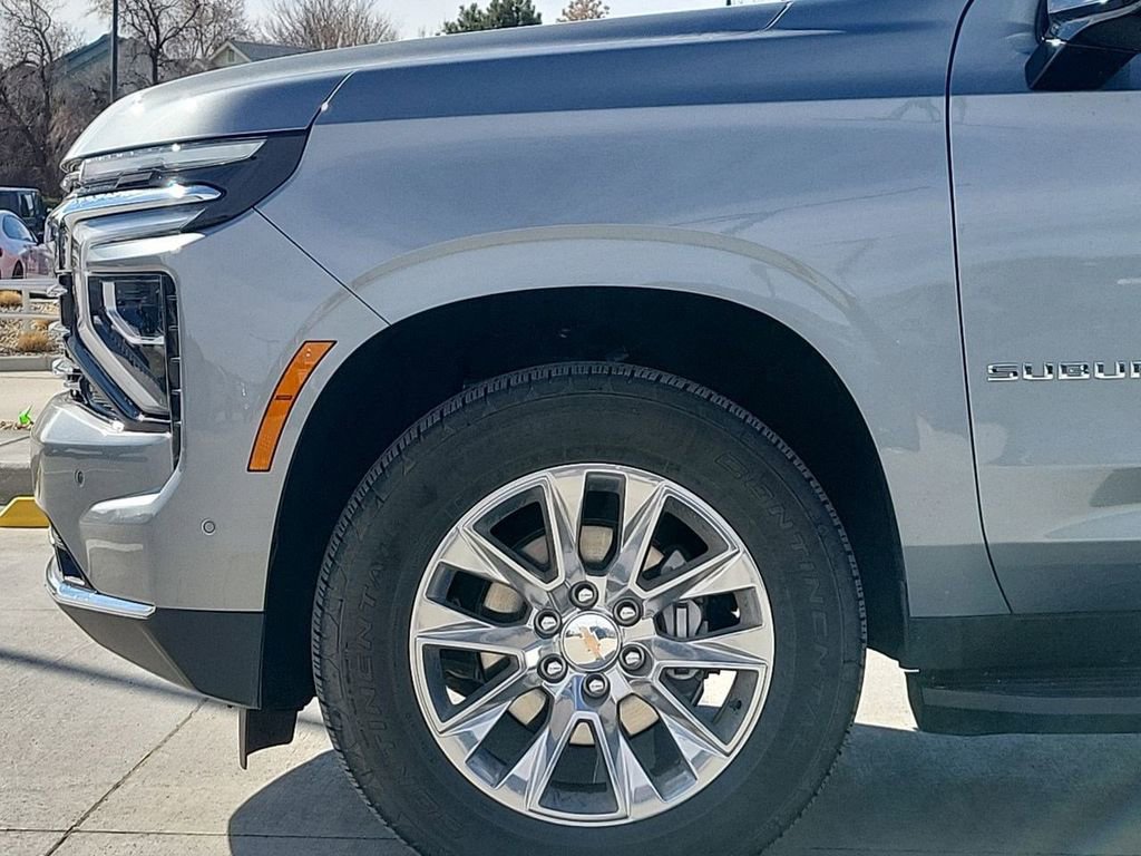 Used 2025 Chevrolet Suburban Premier image 39