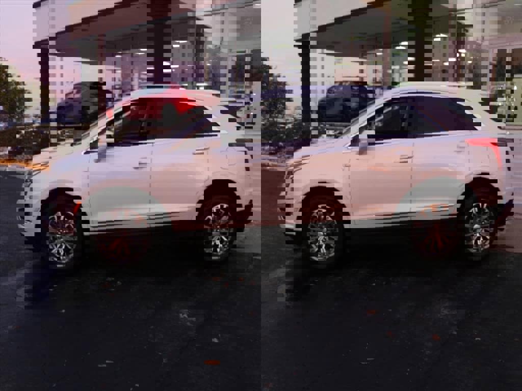 Used 2019 Cadillac XT5 Luxury image 2