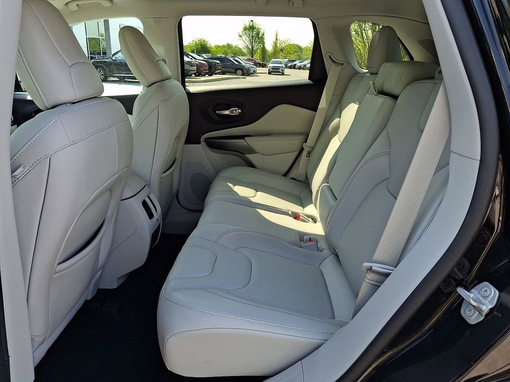 Used 2021 Jeep Cherokee Latitude Lux w/ Comfort/Convenience Group AWD/4WD image 10