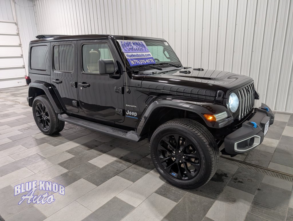 Used 2023 Jeep Wrangler Unlimited Sahara w/ Cold Weather Group AWD/4WD image 5