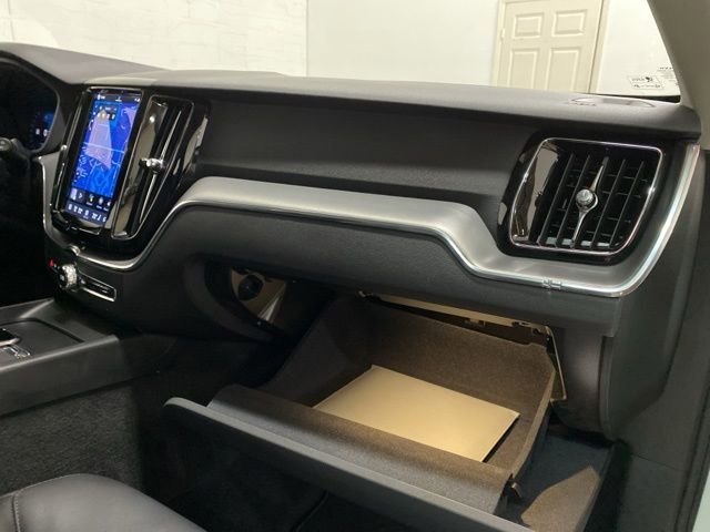 Used 2025 Volvo XC60 B5 Core image 82