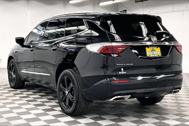 Used 2024 Buick Enclave Essence w/ Sport Touring Edition FWD image 2