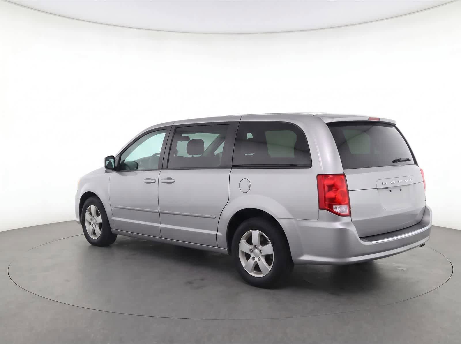 Used 2013 Dodge Grand Caravan SE FWD image 3