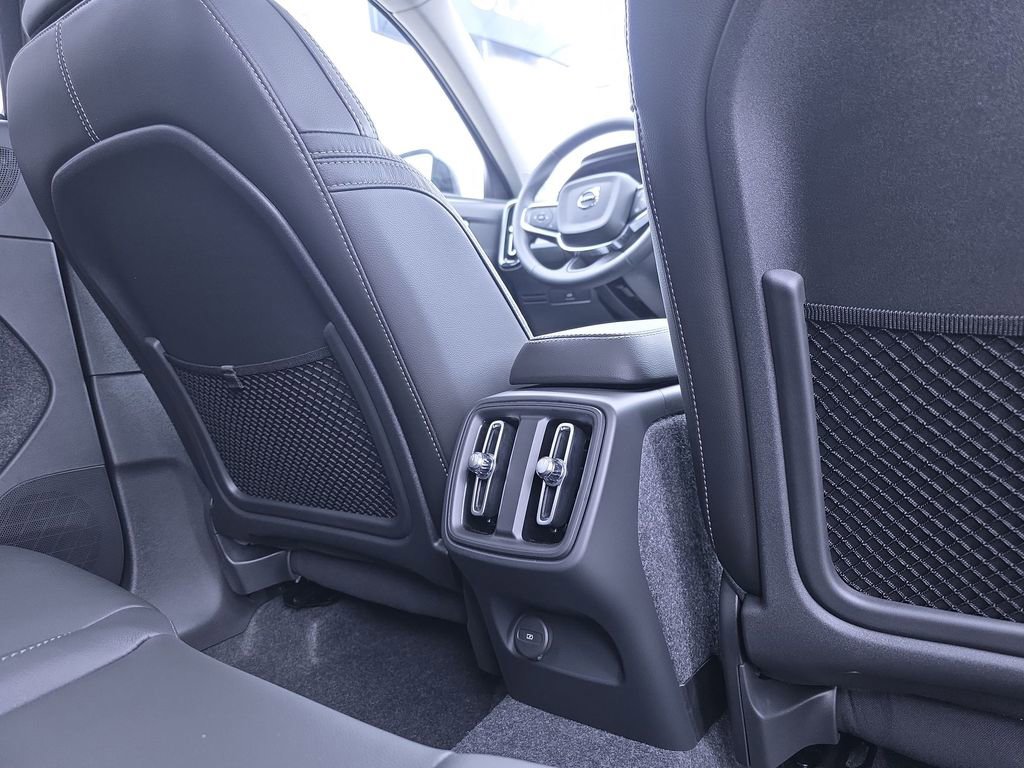 New 2026 Volvo XC40 B5 Core w/ Protection Package image 9