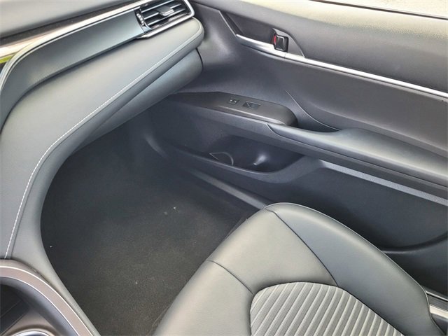 Used 2023 Toyota Camry SE image 11