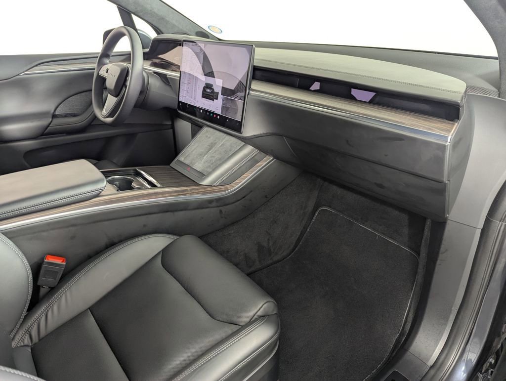 Used 2023 Tesla Model X image 35