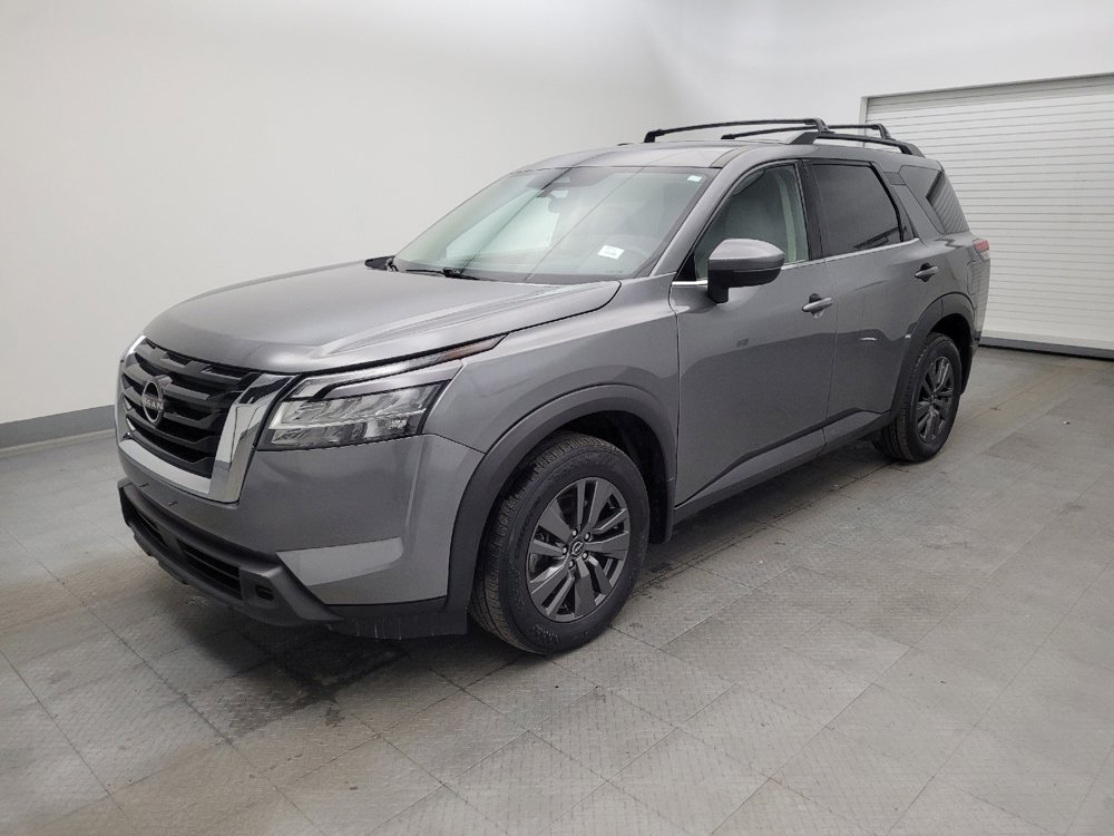 Used 2022 Nissan Pathfinder SV image 2
