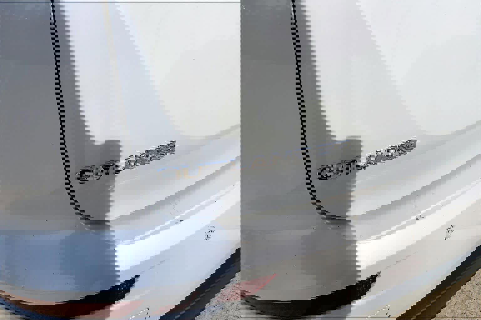 Used 2024 Mitsubishi Outlander SE image 10