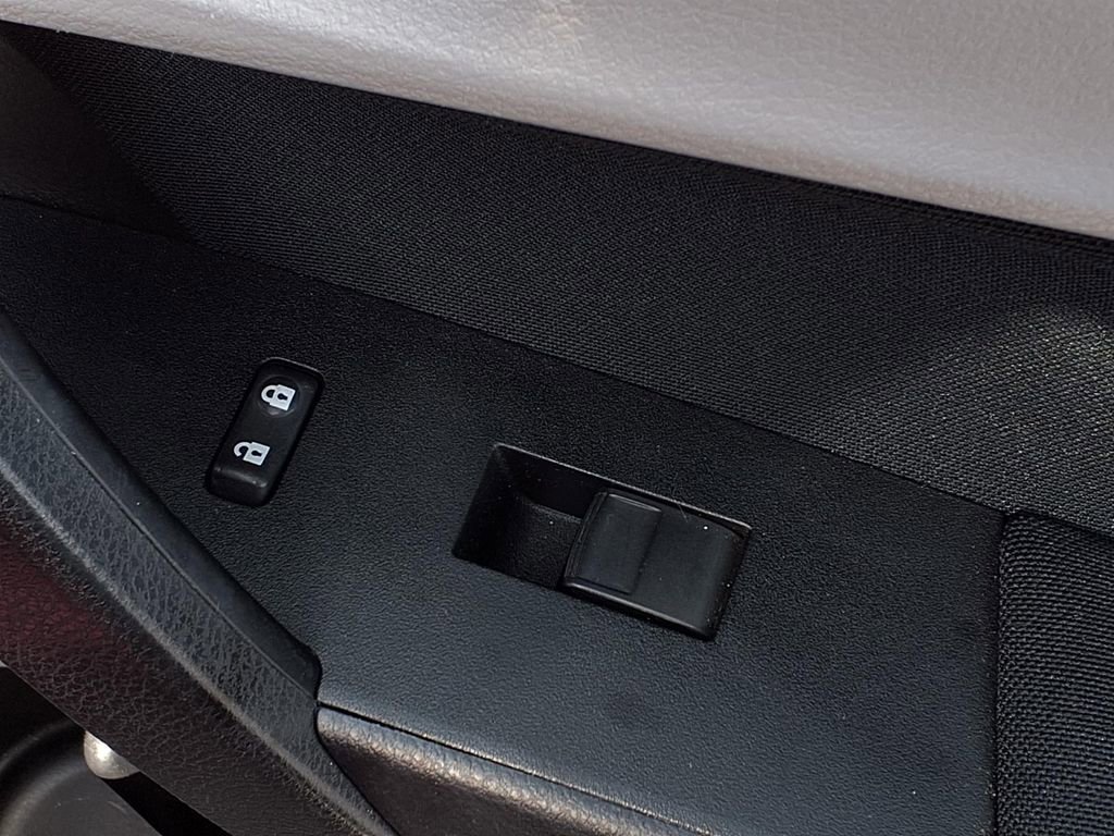 Used 2014 Toyota Corolla LE image 24