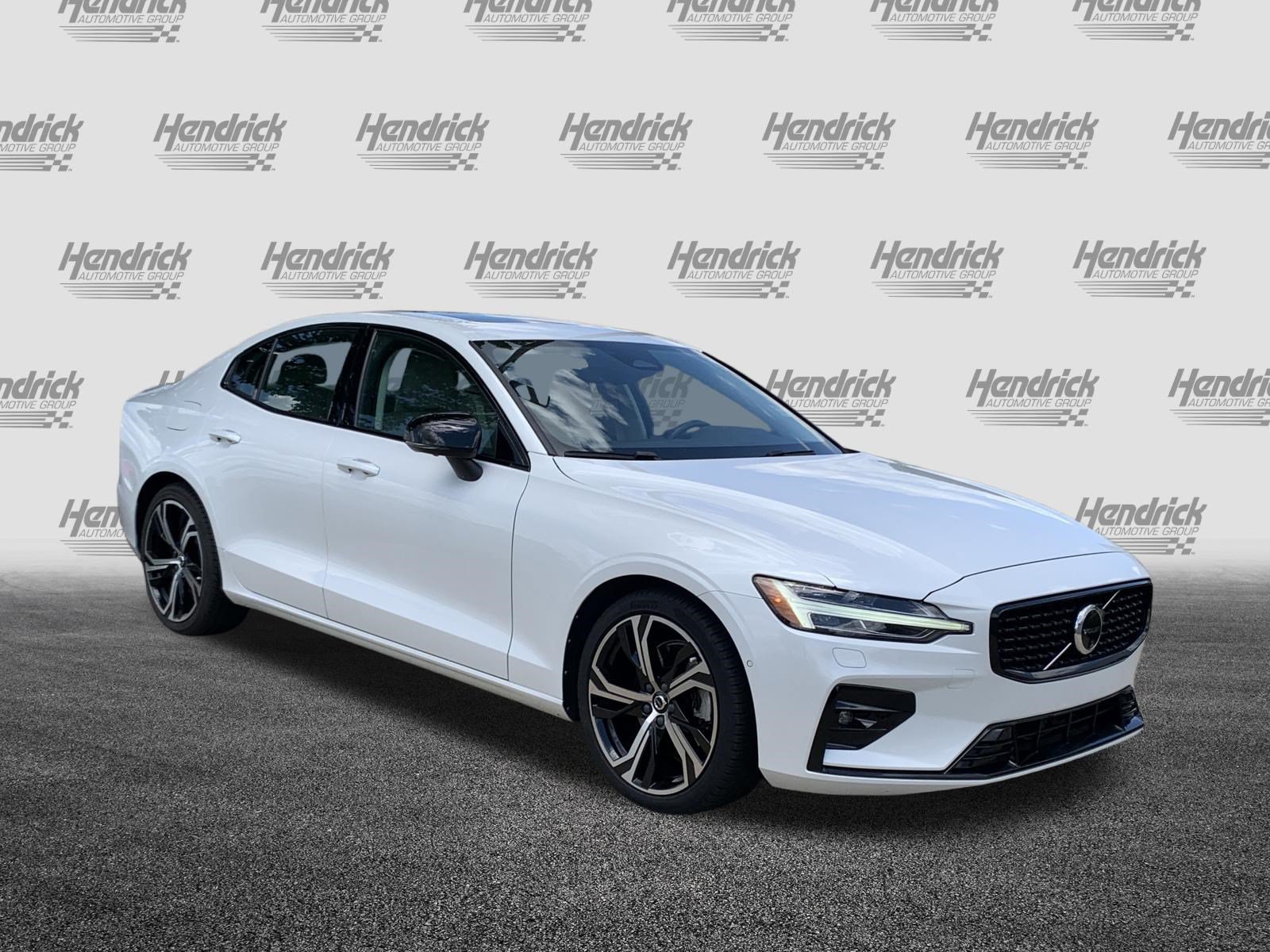 Used 2024 Volvo S60 B5 Plus w/ Climate Package AWD/4WD image 2