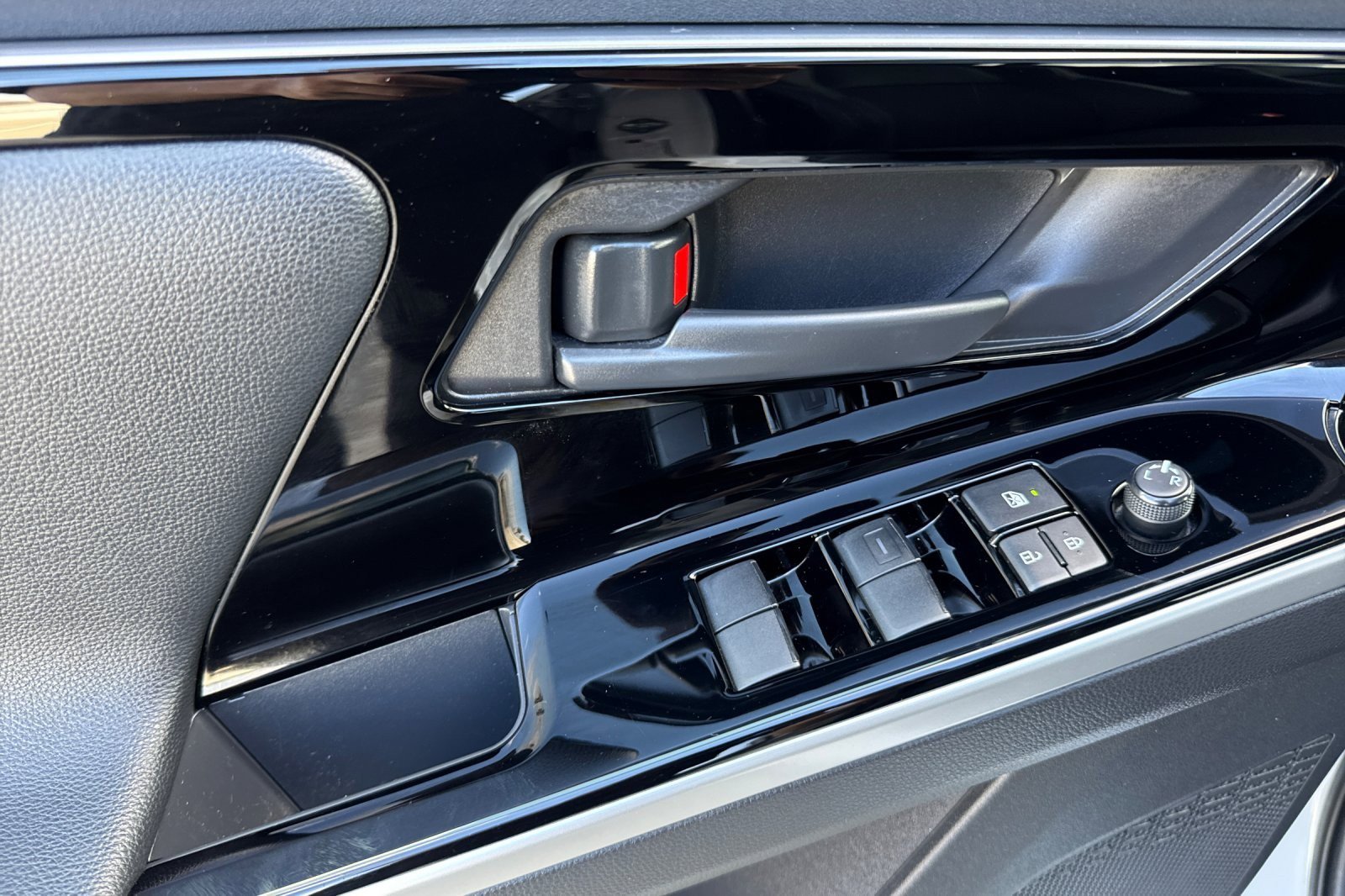 Certified 2024 Toyota bZ4X XLE w/ Weather Package FWD image 10