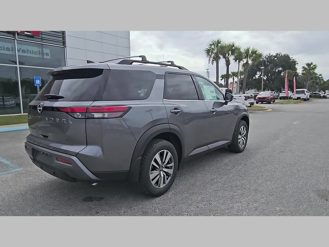 New 2026 Nissan Pathfinder SL FWD image 32