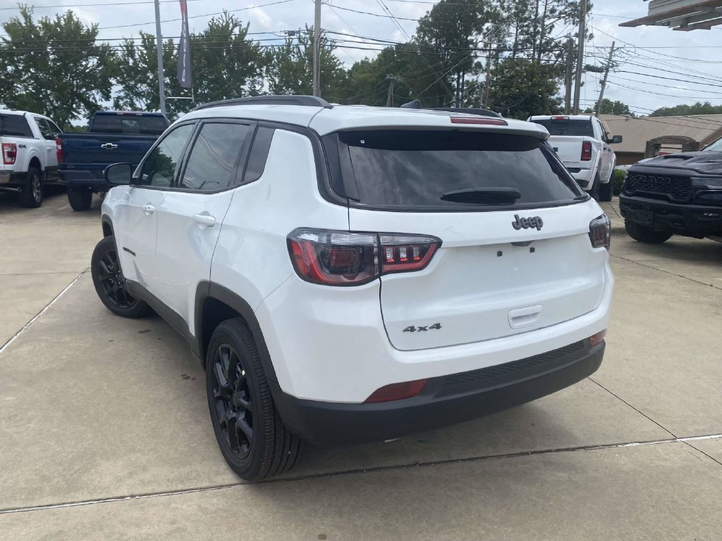 New 2026 Jeep Compass Latitude AWD/4WD image 34