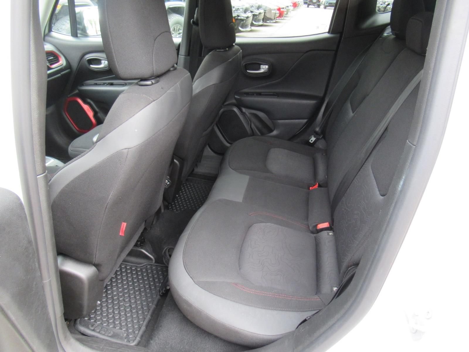 Certified 2023 Jeep Renegade Trailhawk AWD/4WD image 31