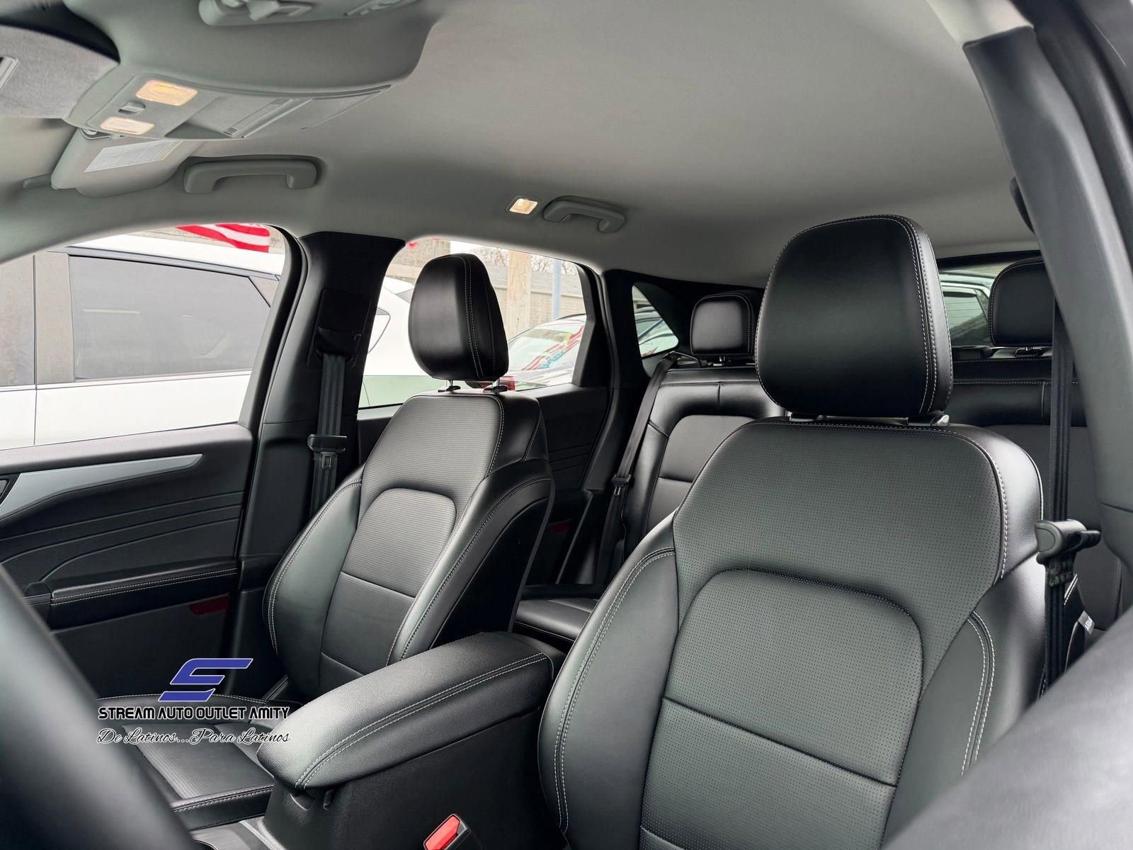 Used 2025 Ford Escape Platinum image 21