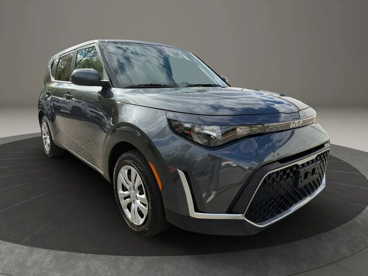 Used 2024 Kia Soul LX FWD image 3