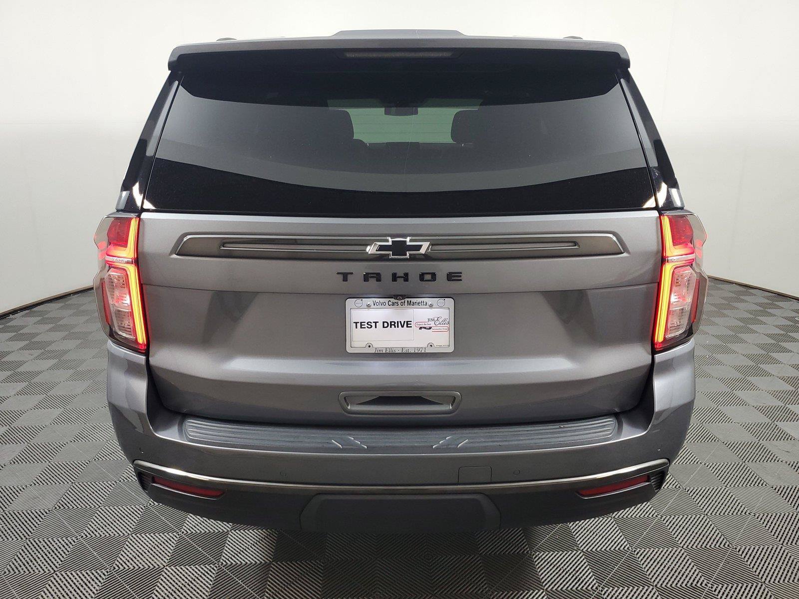 Used 2022 Chevrolet Tahoe Z71 w/ Luxury Package AWD/4WD image 5