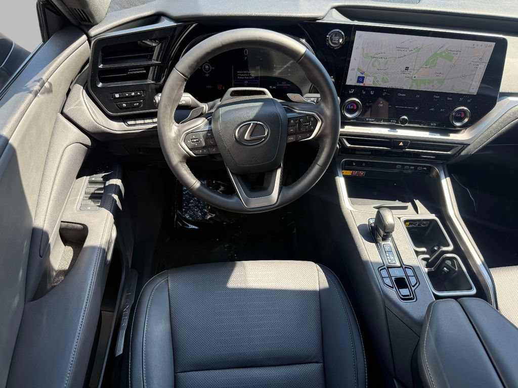 Used 2025 Lexus TX 350 AWD w/ Technology Package image 4