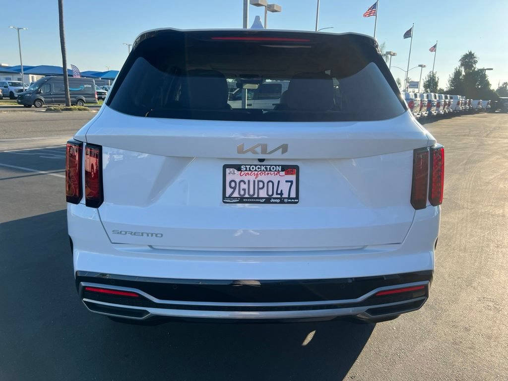 Used 2023 Kia Sorento EX w/ Panoramic Sunroof Package FWD image 13