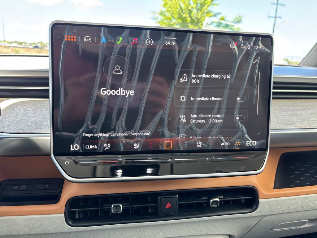 New 2025 Volkswagen ID. Buzz Pro S Plus AWD/4WD image 15