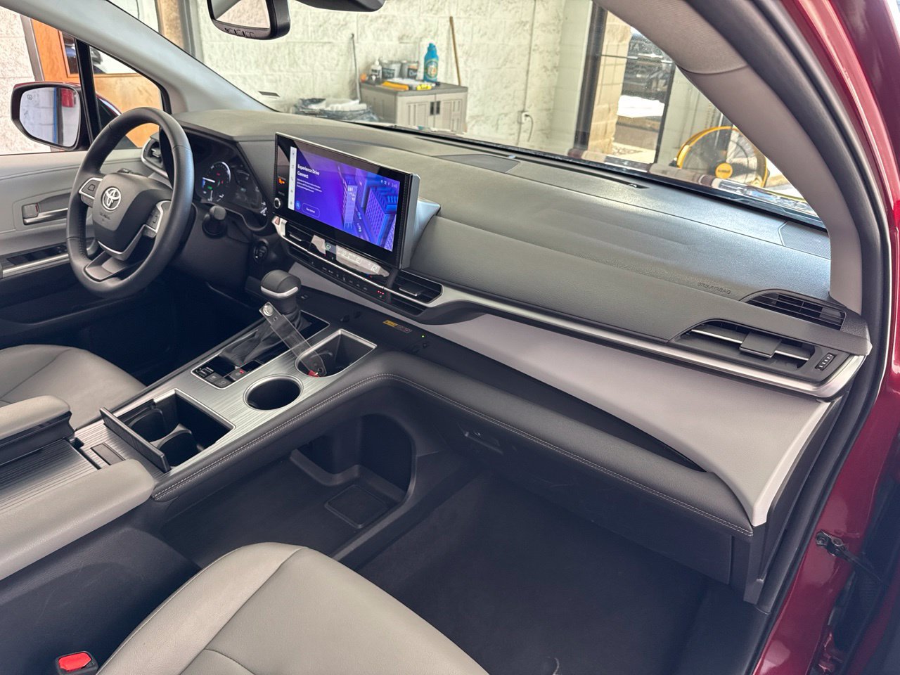 Used 2026 Toyota Sienna XLE FWD image 51