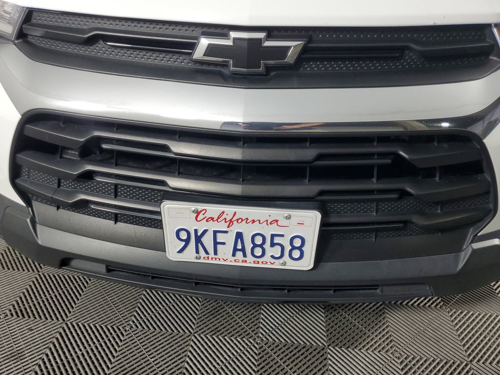 Used 2023 Chevrolet TrailBlazer LS w/ LPO, Blackout Package FWD image 10