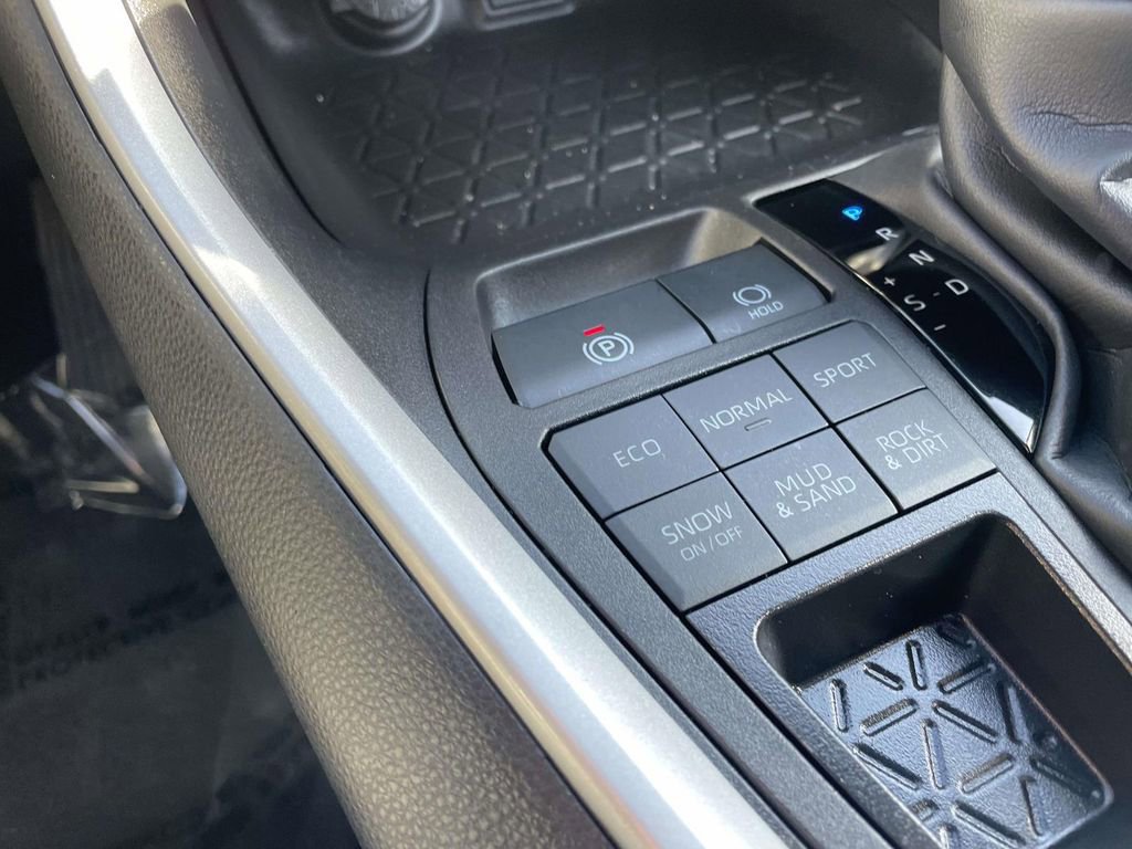 Used 2024 Toyota RAV4 XLE w/ Convenience Package image 43
