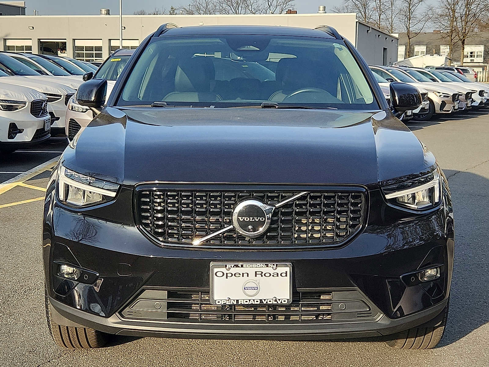 Certified 2023 Volvo XC40 B5 Plus w/ Protection Package Premier image 2