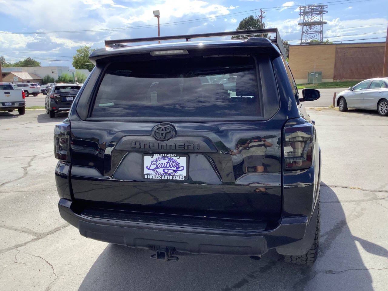 Used 2022 Toyota 4Runner TRD Off-Road Premium AWD/4WD image 17