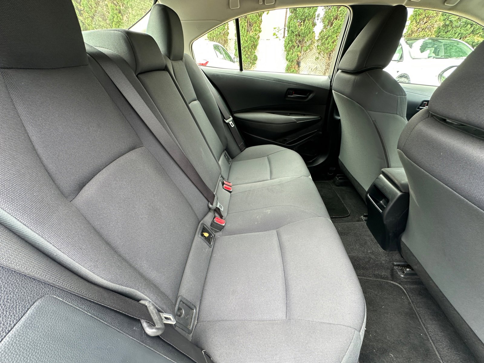 Used 2022 Toyota Corolla LE FWD image 16