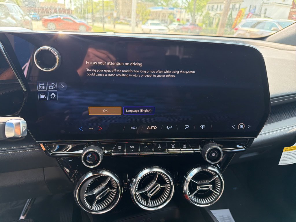 New 2025 Chevrolet Blazer EV LT AWD/4WD image 14