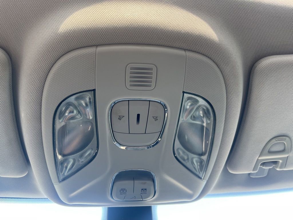 Used 2018 Jeep Compass Latitude image 26