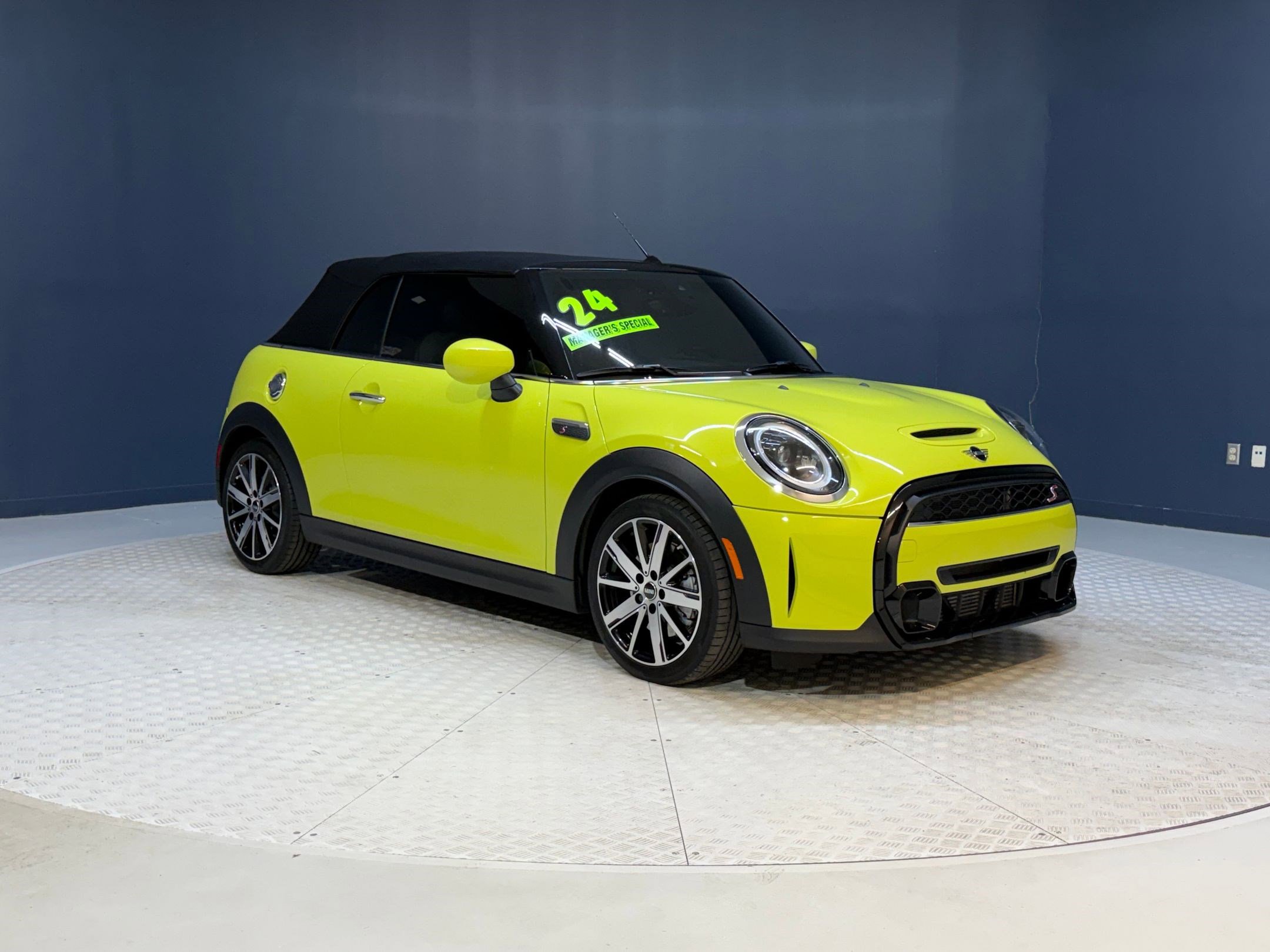 Used 2024 MINI Cooper S w/ Signature Upholstery Package image 7