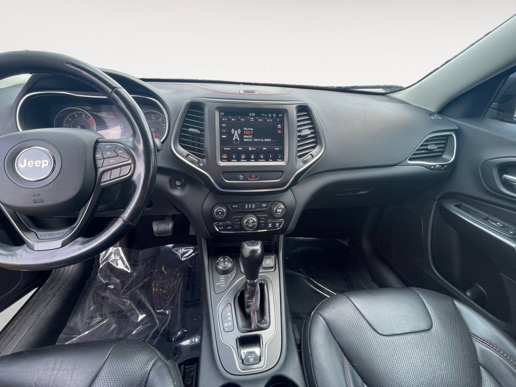 Used 2019 Jeep Cherokee Trailhawk AWD/4WD image 24
