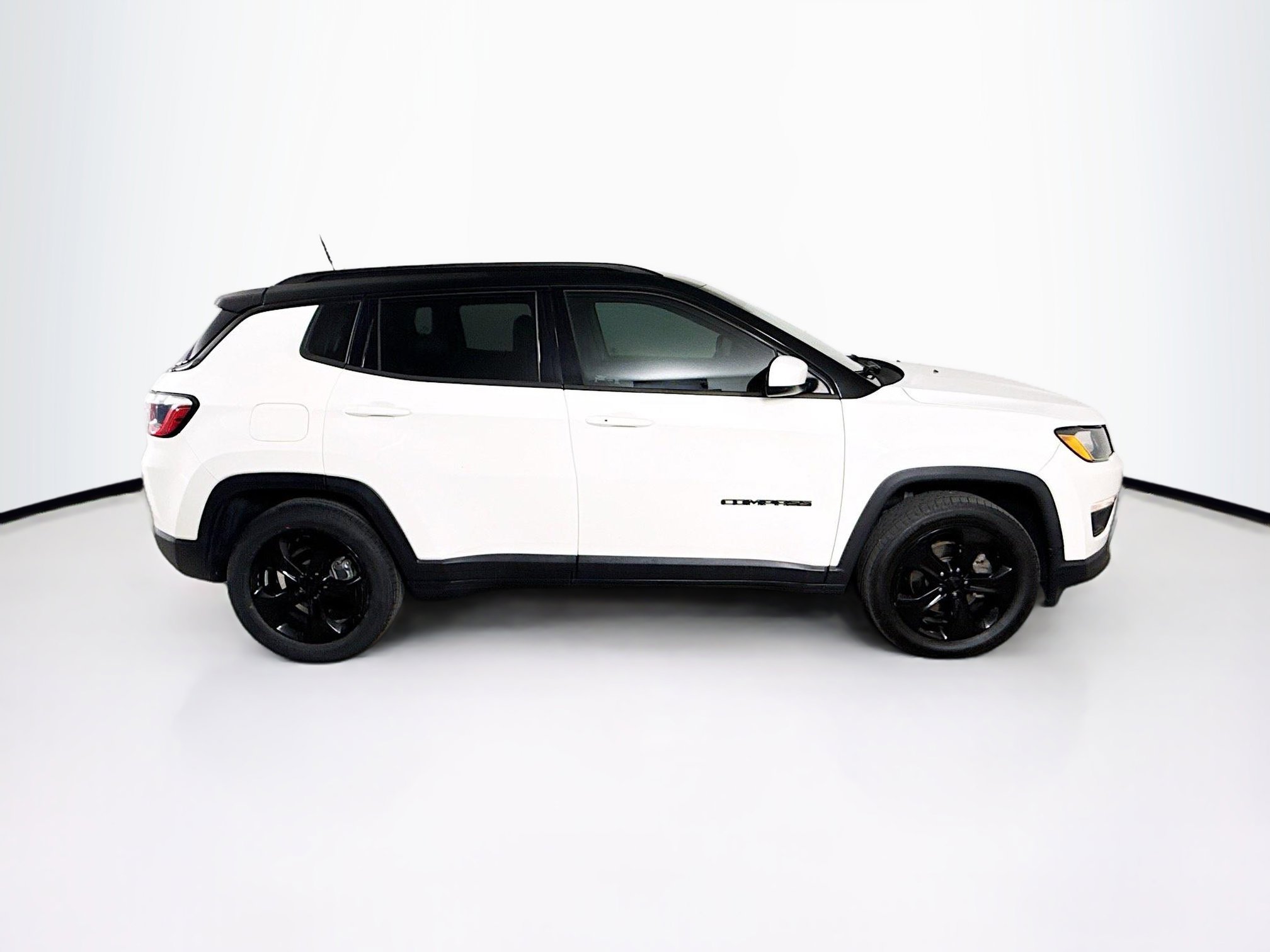 Used 2018 Jeep Compass Altitude image 2