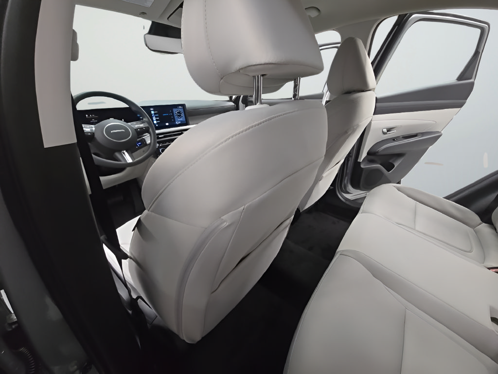 New 2026 Hyundai Tucson Blue SE FWD image 16