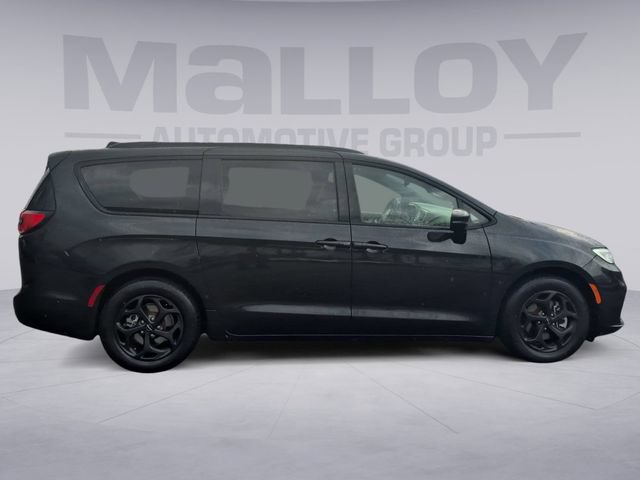 Used 2024 Chrysler Pacifica Premium FWD image 6