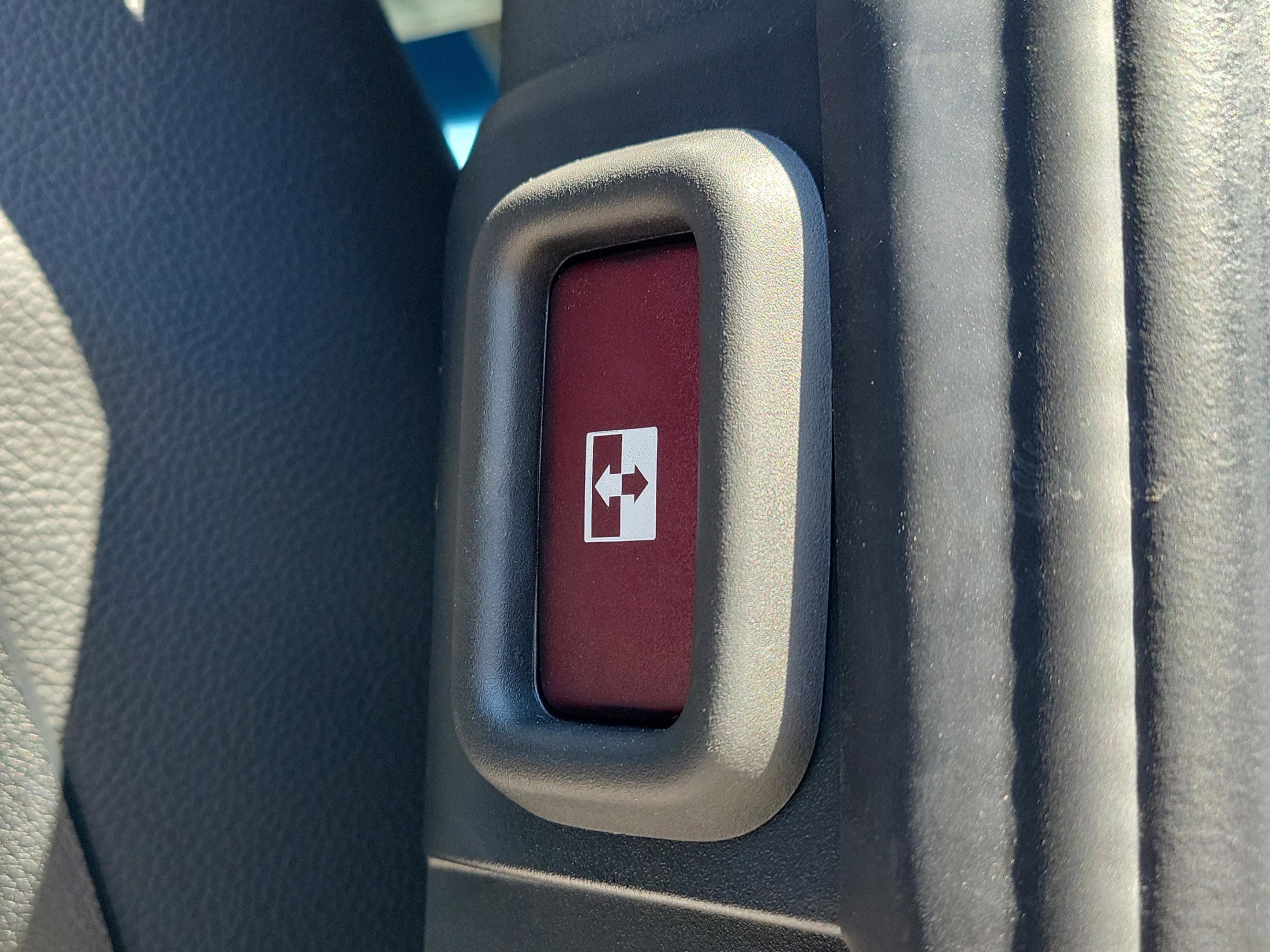 Used 2025 Mercedes-Benz Sprinter 2500 image 23