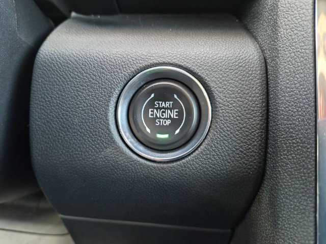 Used 2026 GMC Acadia Elevation w/ Elevation Premium Package FWD image 19