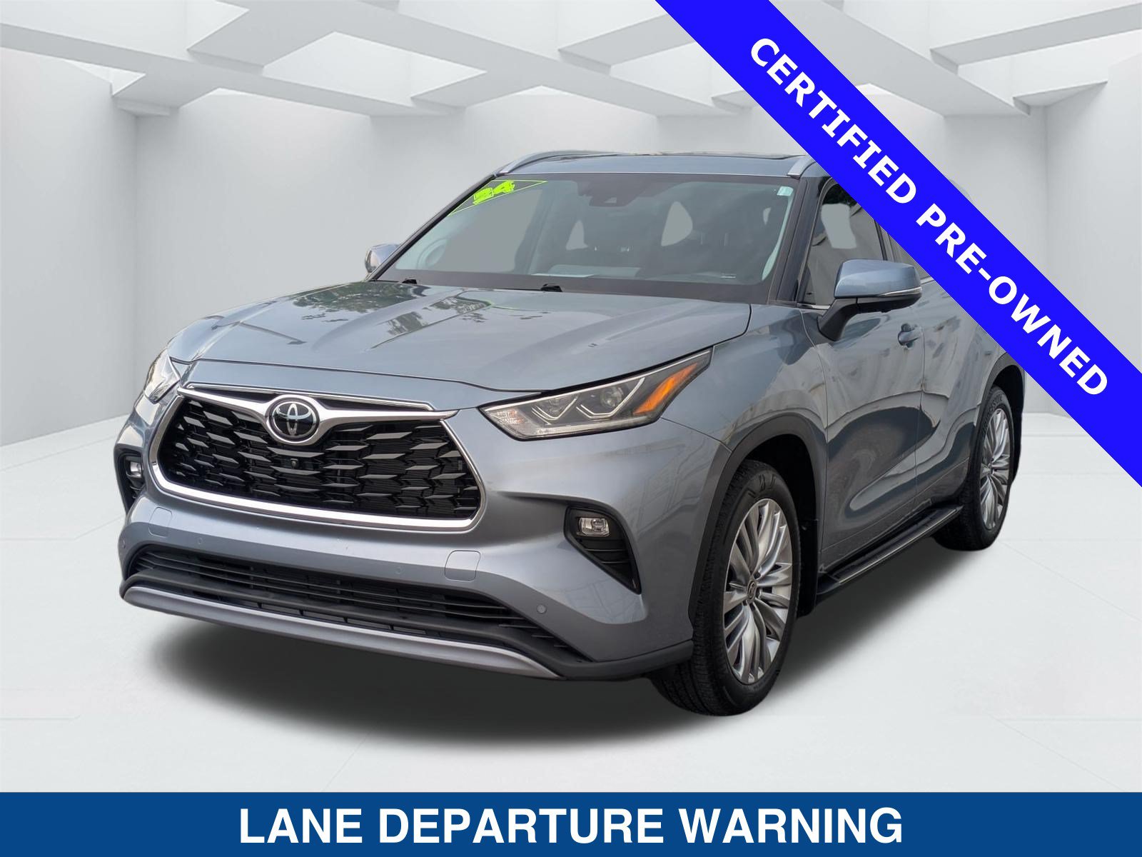 Used 2024 Toyota Highlander Platinum FWD image 8