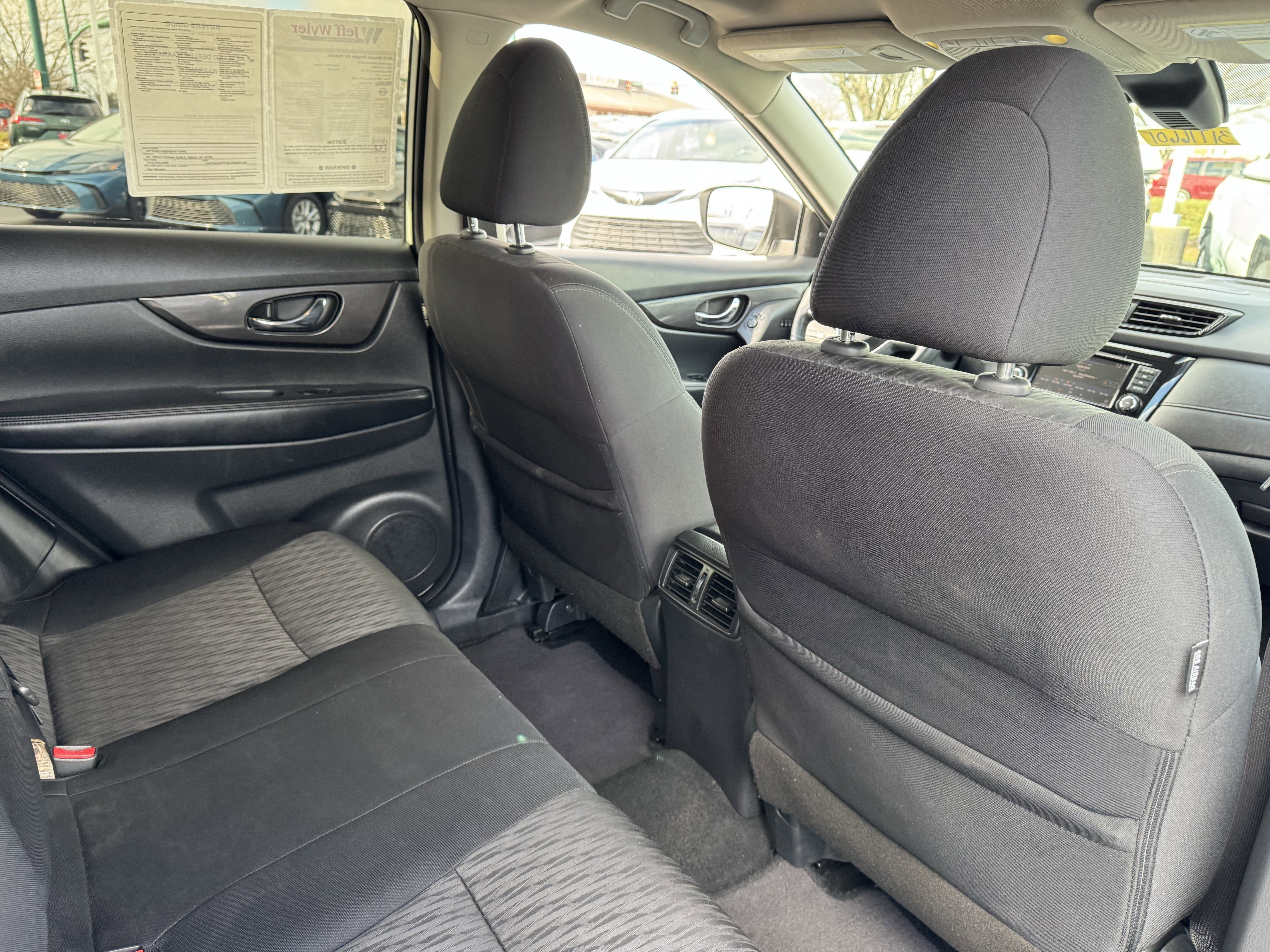 Used 2019 Nissan Rogue SV w/ Premium Package image 39