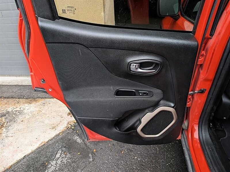 Used 2017 Jeep Renegade Sport w/ Power & Air Group FWD image 25