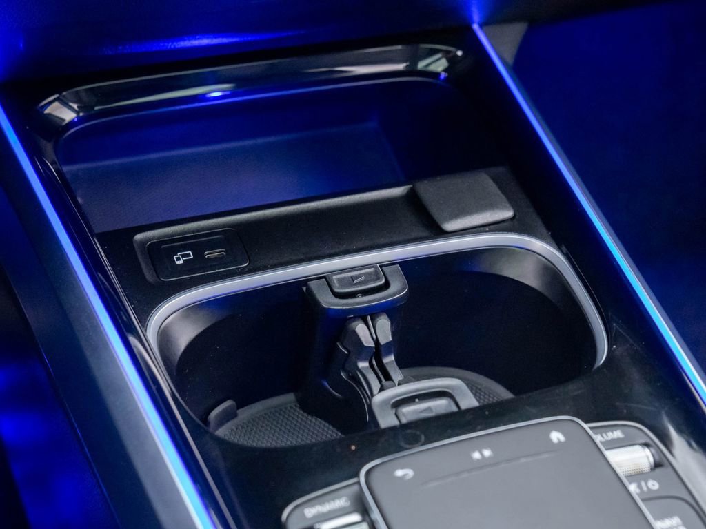 Used 2023 Mercedes-Benz GLB 250 4MATIC image 27