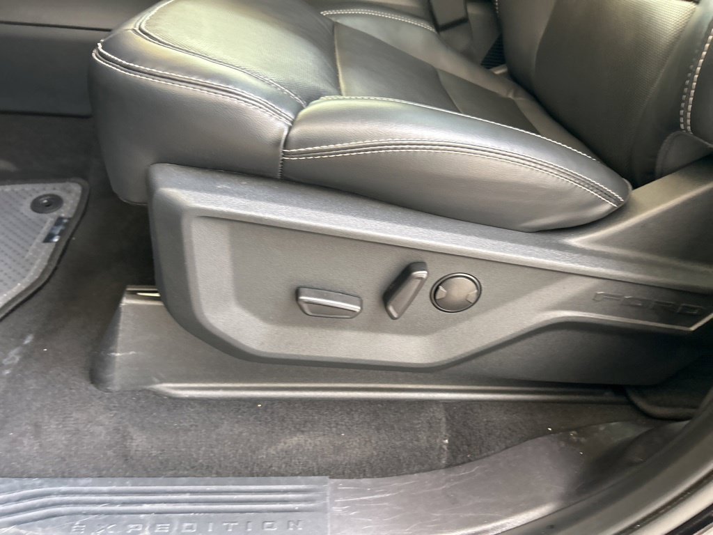 Used 2025 Ford Expedition Max Platinum AWD/4WD image 55