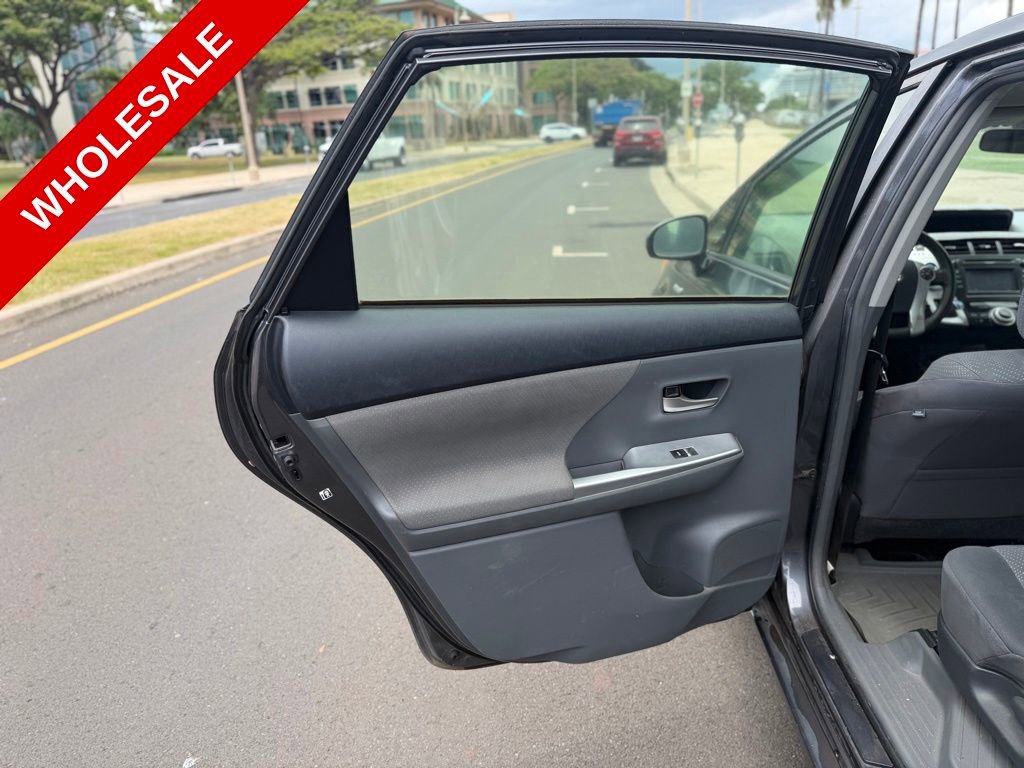 Used 2013 Toyota Prius V Five FWD image 11