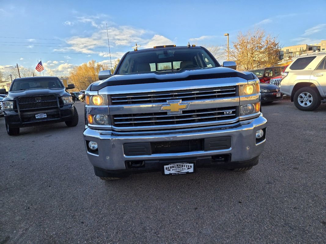 Used 2015 Chevrolet Silverado 2500 LTZ w/ LTZ Plus Package image 2