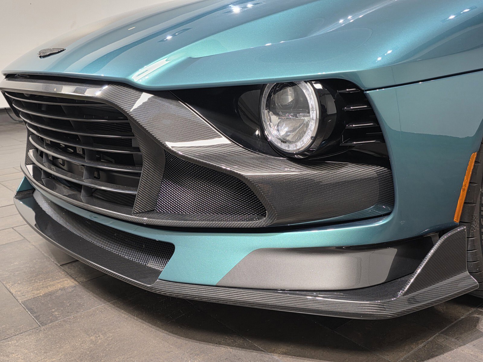 Used 2024 Aston Martin Valour RWD image 20