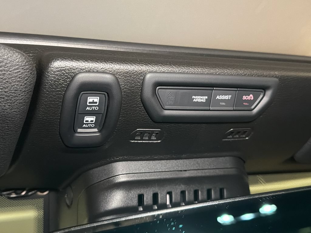 Used 2022 Jeep Wrangler Unlimited Sahara w/ Cold Weather Group AWD/4WD image 28